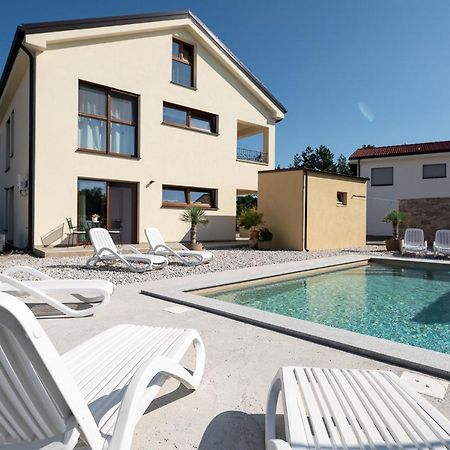 Apartments Kras 24 With Pool 세자나 외부 사진