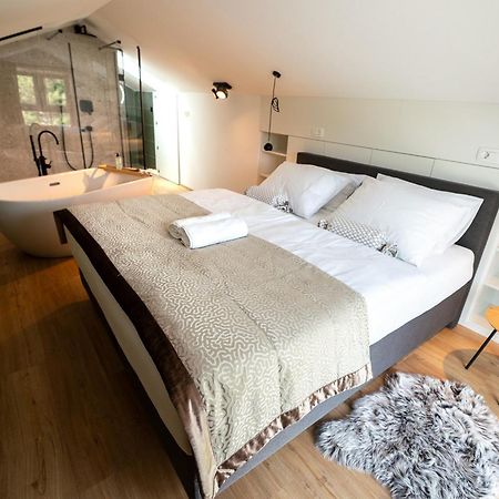 Apartments Kras 24 With Pool 세자나 외부 사진