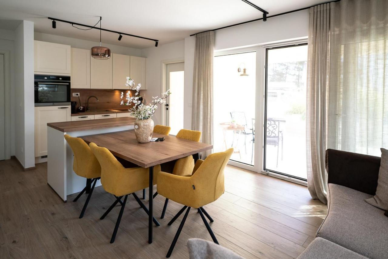 Apartments Kras 24 With Pool 세자나 외부 사진