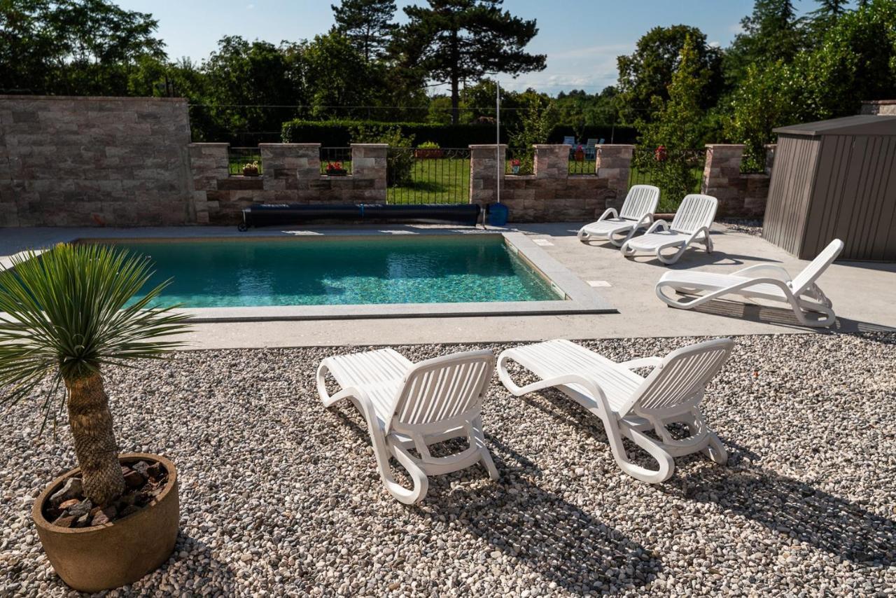 Apartments Kras 24 With Pool 세자나 외부 사진