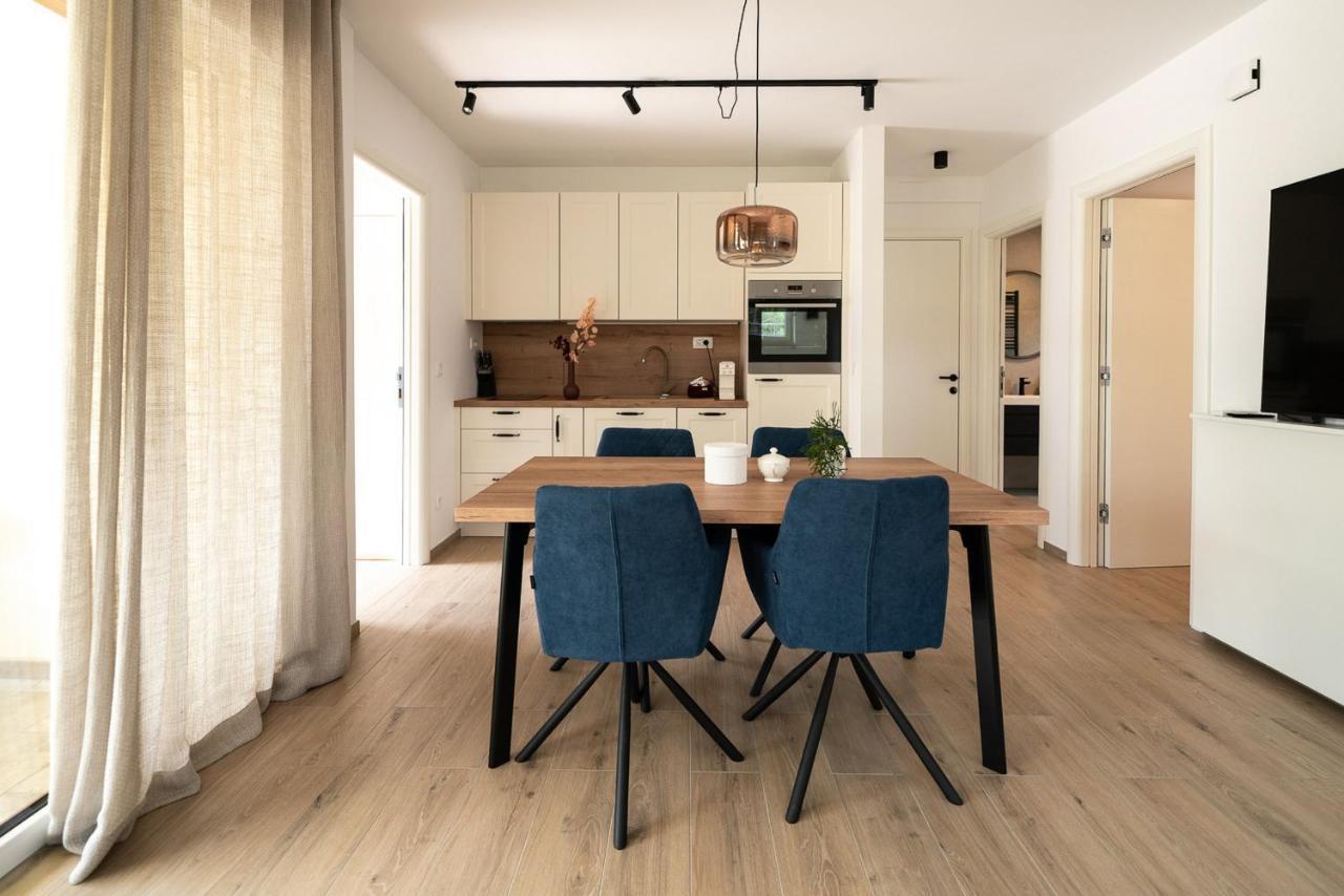 Apartments Kras 24 With Pool 세자나 외부 사진